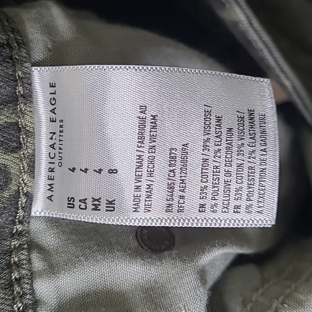 American Eagle next level Stretch camo mini denim skirt size 4 - Picture 7 of 7